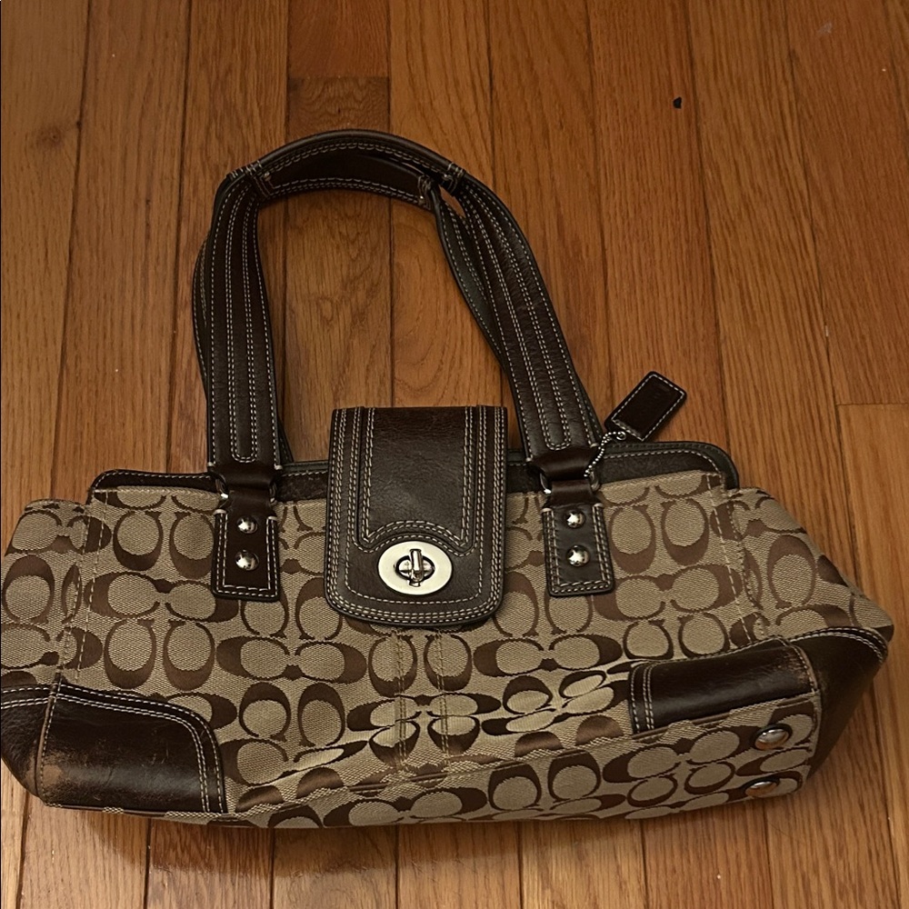 Vintage Coach shoulder bag in monogram print